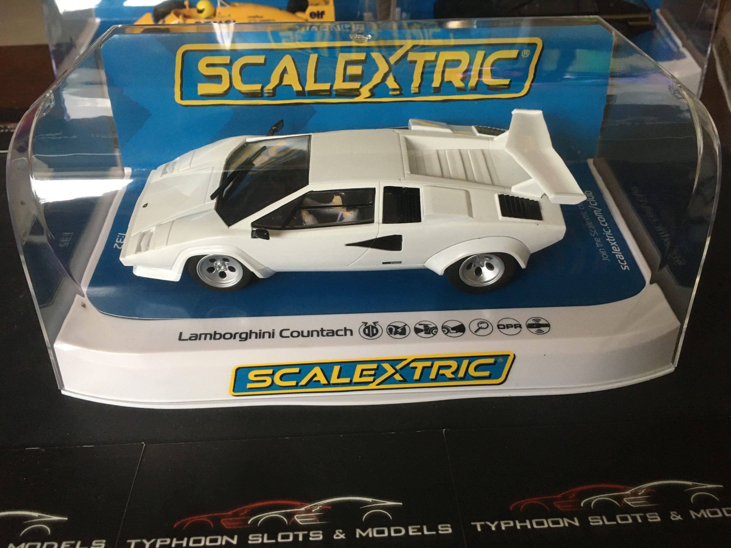 Scalextric C4336 Lamborghini Countach - White - New & Boxed - Scalextric  Car C4336 - Typhoon Slots & Models